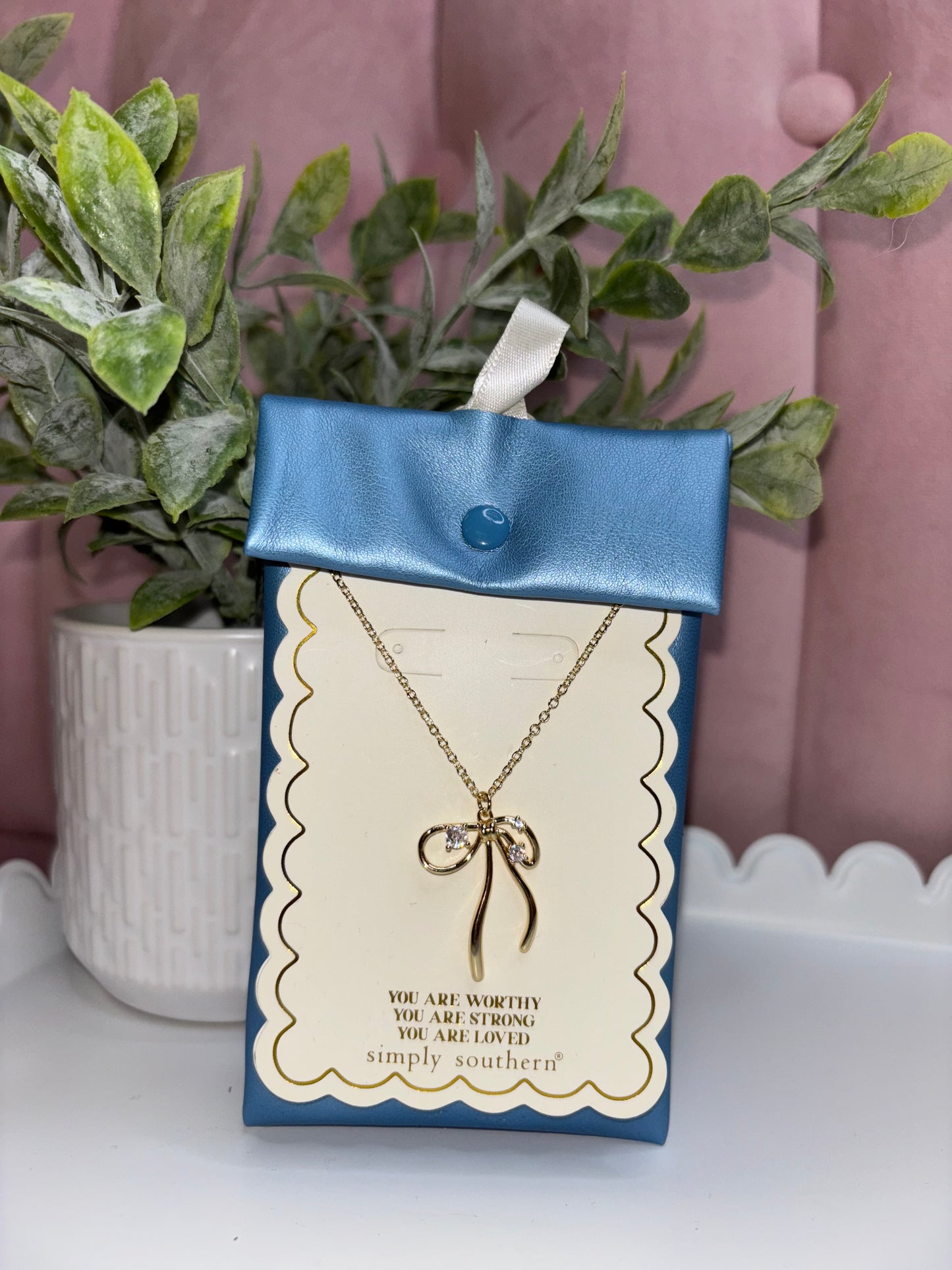Elegant Bow Necklace